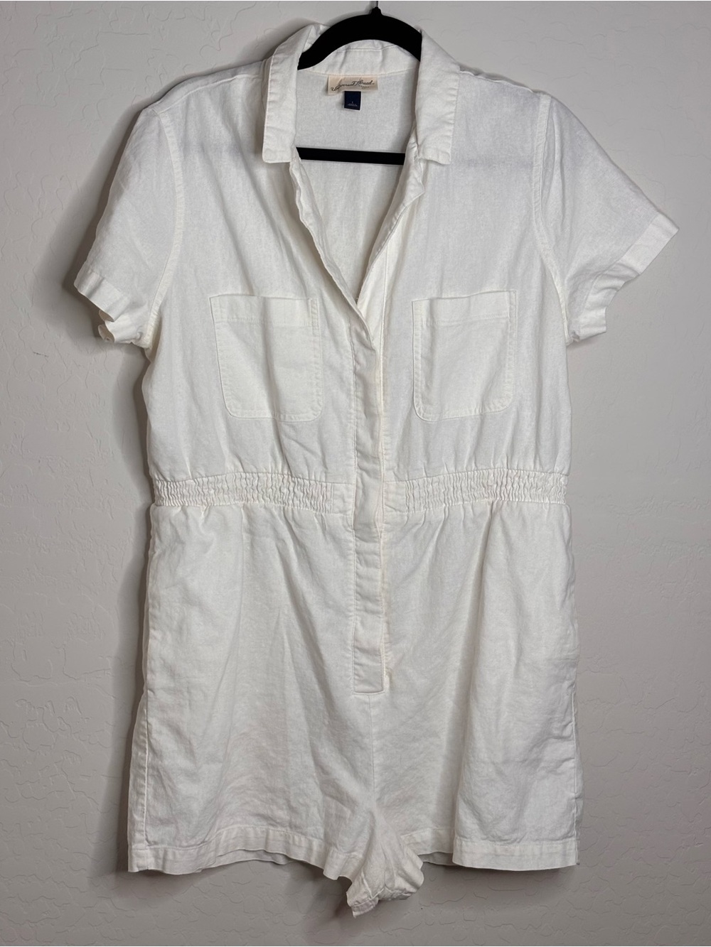 Universal Thread Women's Size Large Short Sleeve and Shorts Romper Off White